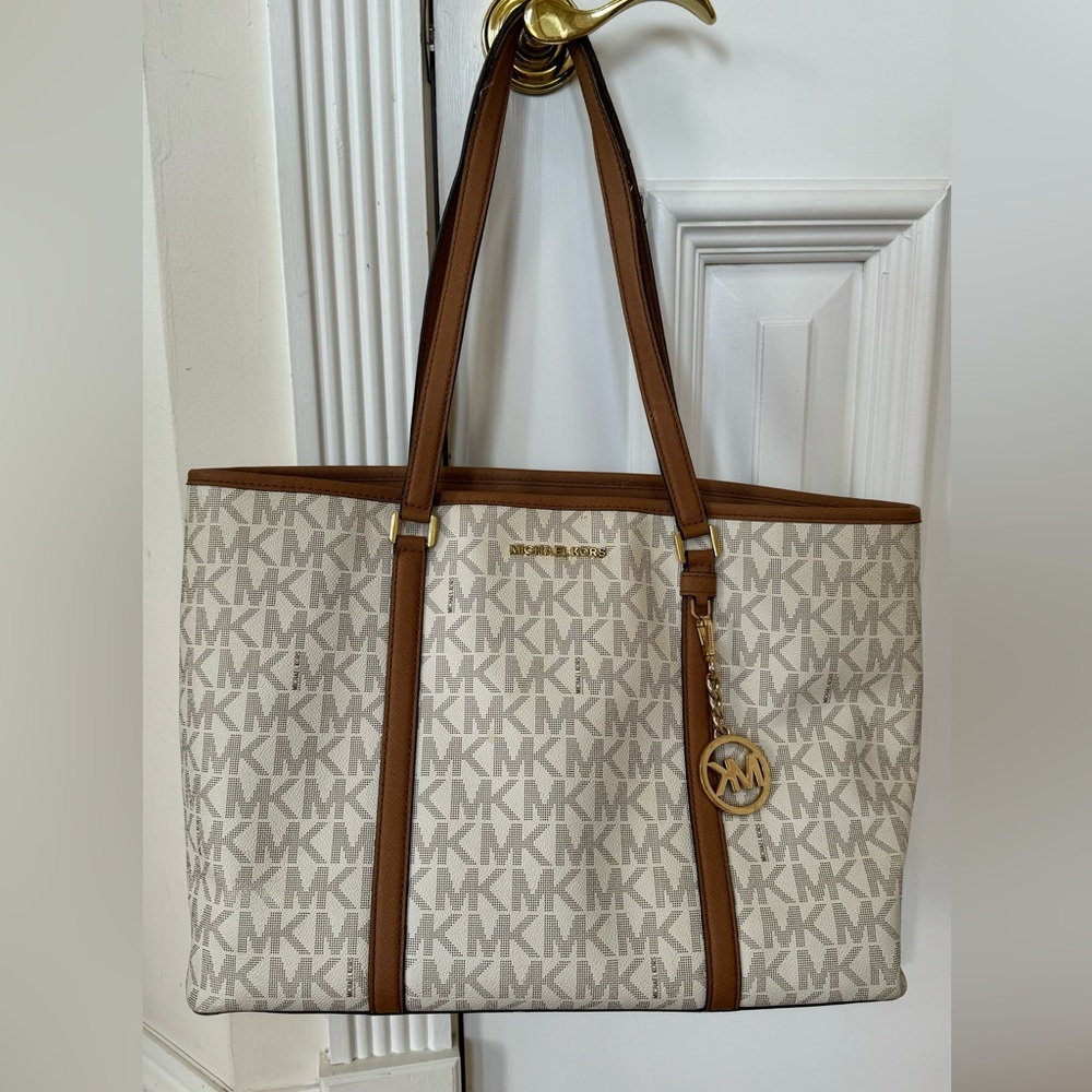 Michael Kors large signature tote